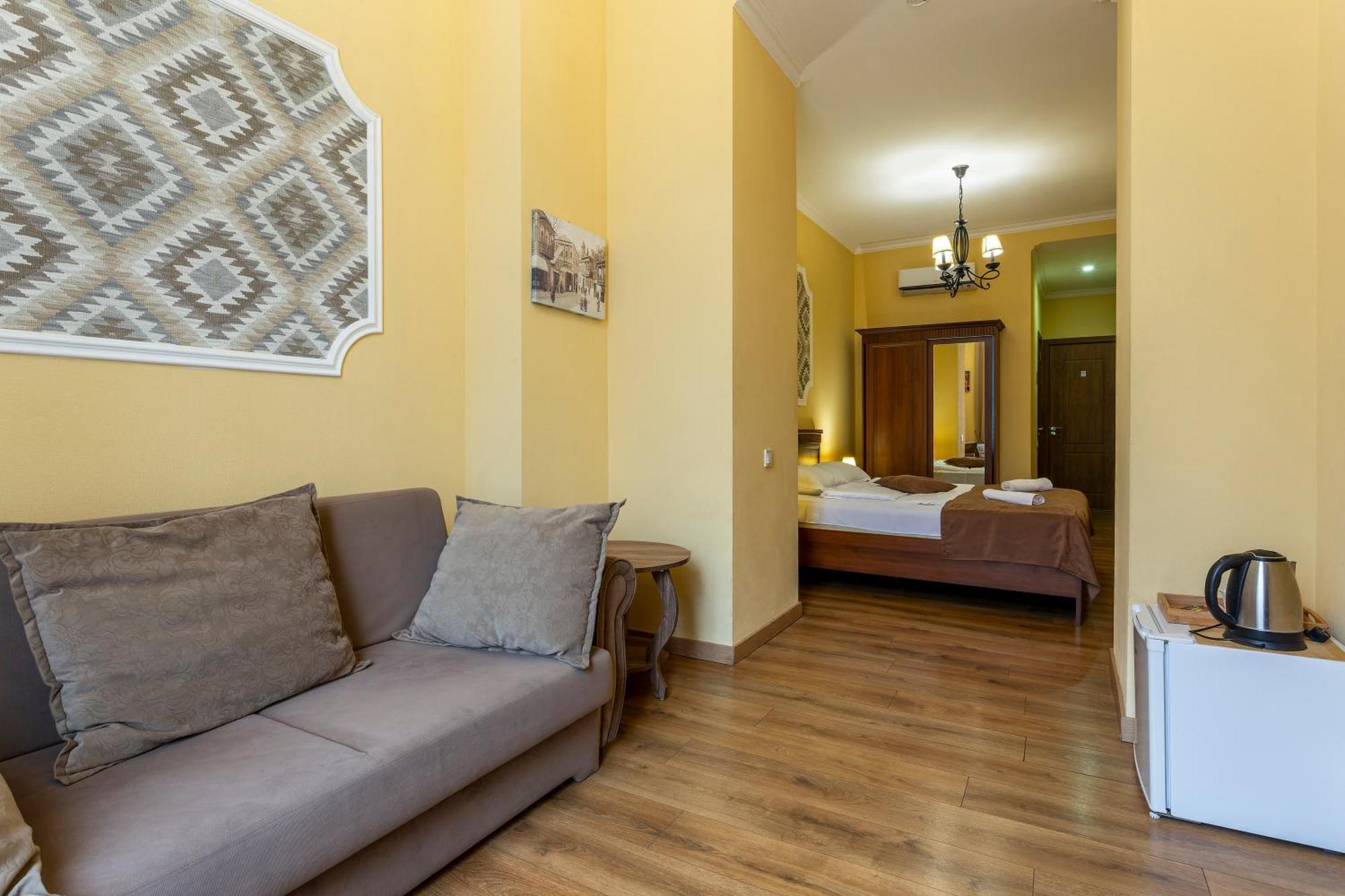 Hotel Middleton Tbilisi Exterior photo
