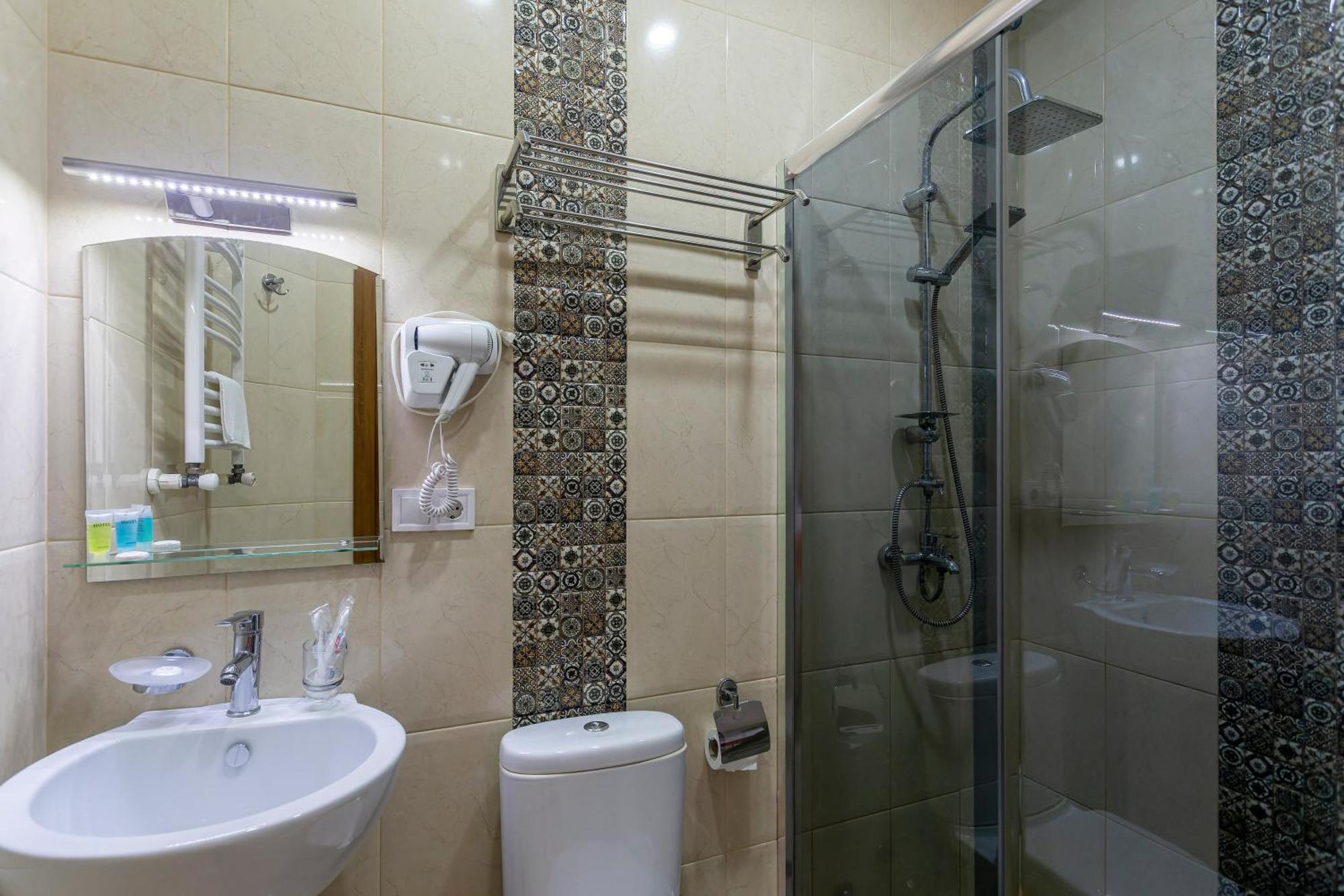 Hotel Middleton Tbilisi Exterior photo